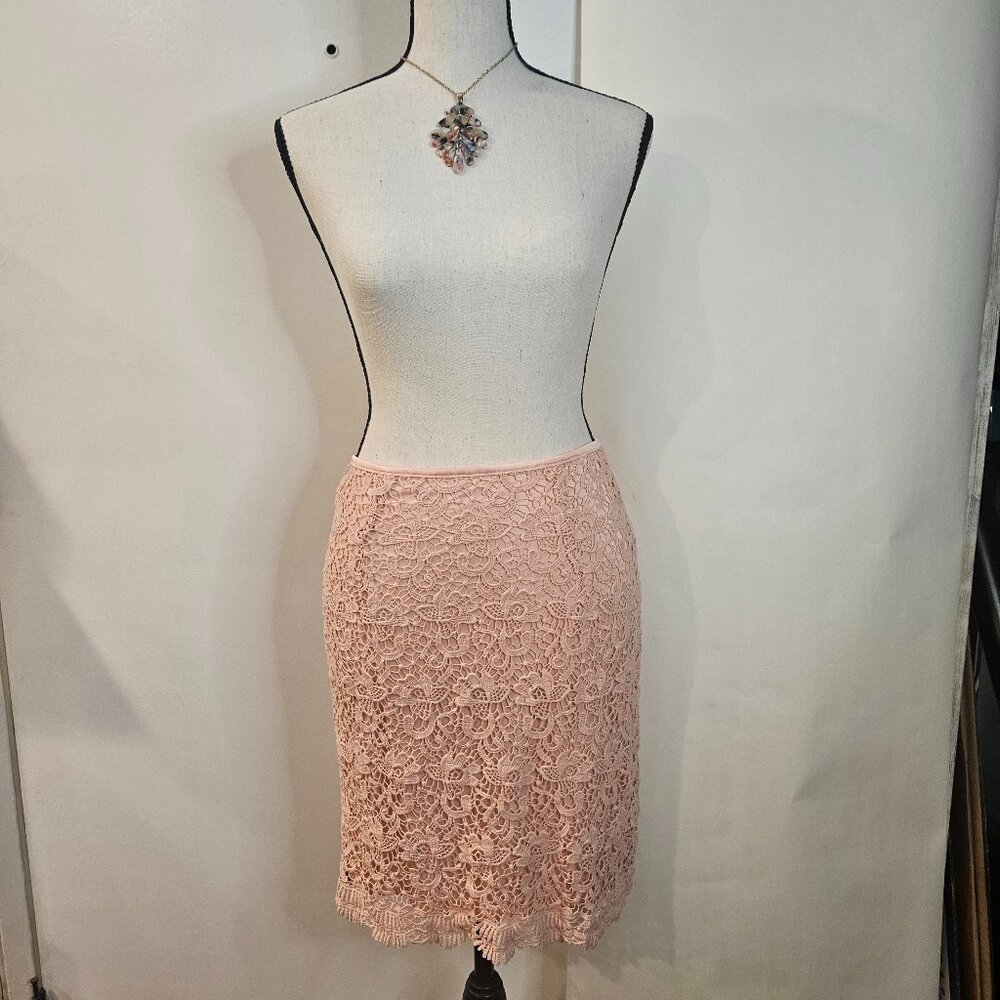 Forever 21 Coral Peach Lace Med Pencil Skirt with Back-Zip Closure